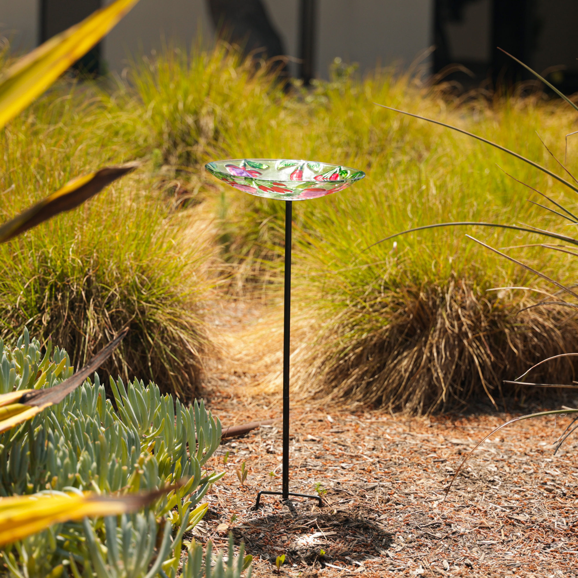 Alpine Corporation KBD104 Glass Stake Birdbath with Flowers and Hummingbird, Floral & Nature Décor for Lawn & Garden, 25" Tall (Multicolor)